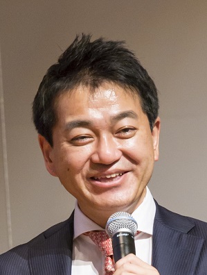 角井 亮一
