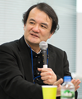 山中 俊治